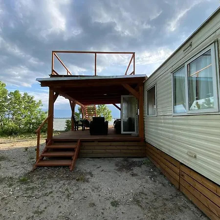 Retro House In Nature بيت للعطل *